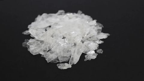 Synthetischer Glimmer in Kosmetika: Warum immer mehr Marken von natürlichen Quellen abkehren