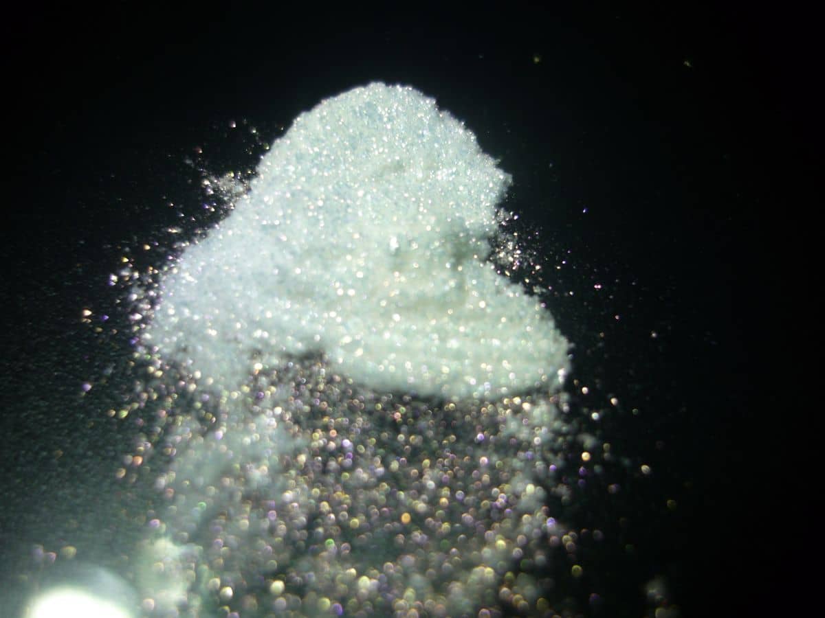 red glitter pigment